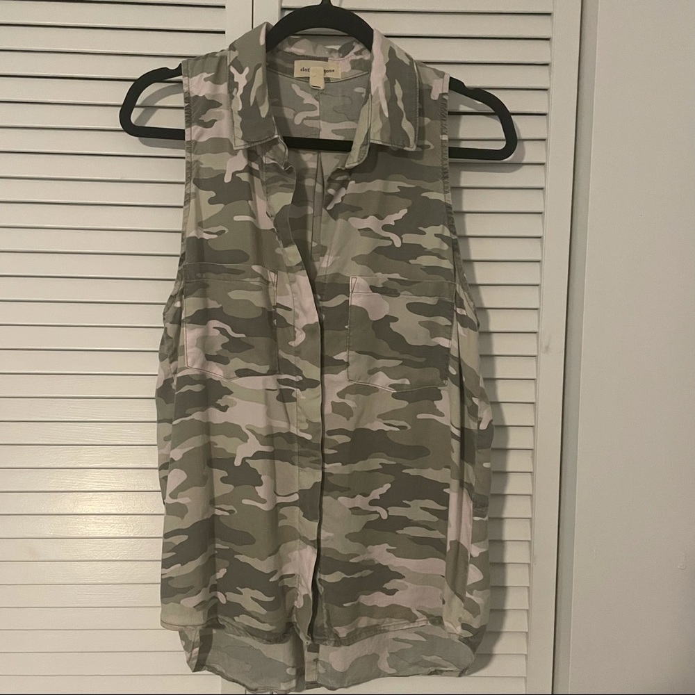 Sleeveless Camp Shirt